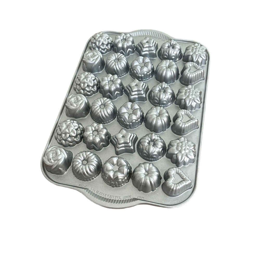 Nordic Ware+Bundt® Tea Cakes and Candies Pan